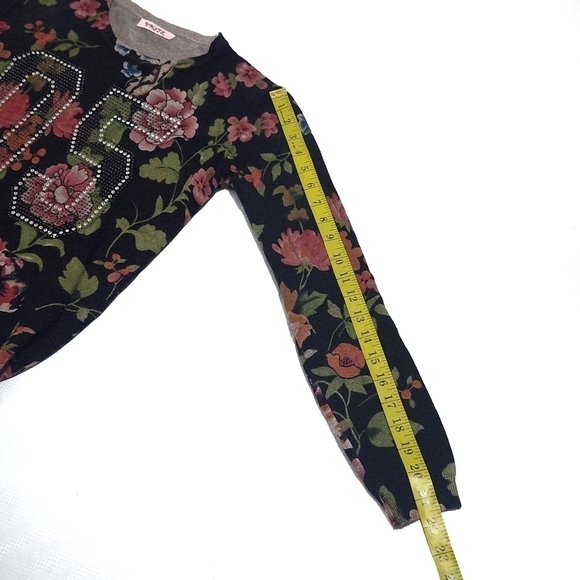 White Floral Sweater Top - Picture 7 of 9